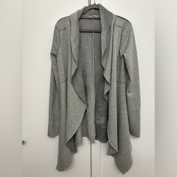 Super soft draped cardigan - Picture 2 of 4